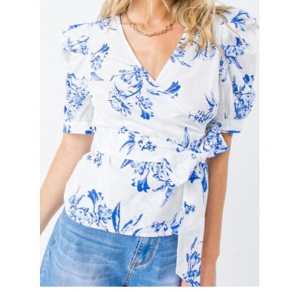 Flying Tomato Tops - Flying Tomato wrap blouse  blue and white floral print puff sleeves size Large